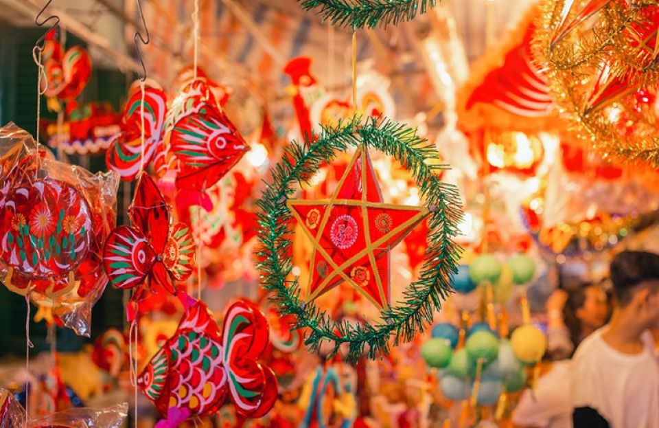 Tết Trung thu đoàn viên - Biểu tượng của tình thân ấm áp và sự sung túc vẹn tròn 